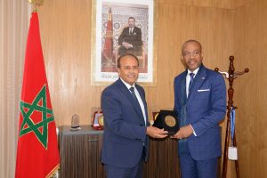 Visite de l’ambassadeur du Gabon au Maroc à l’Université Hassan Premier